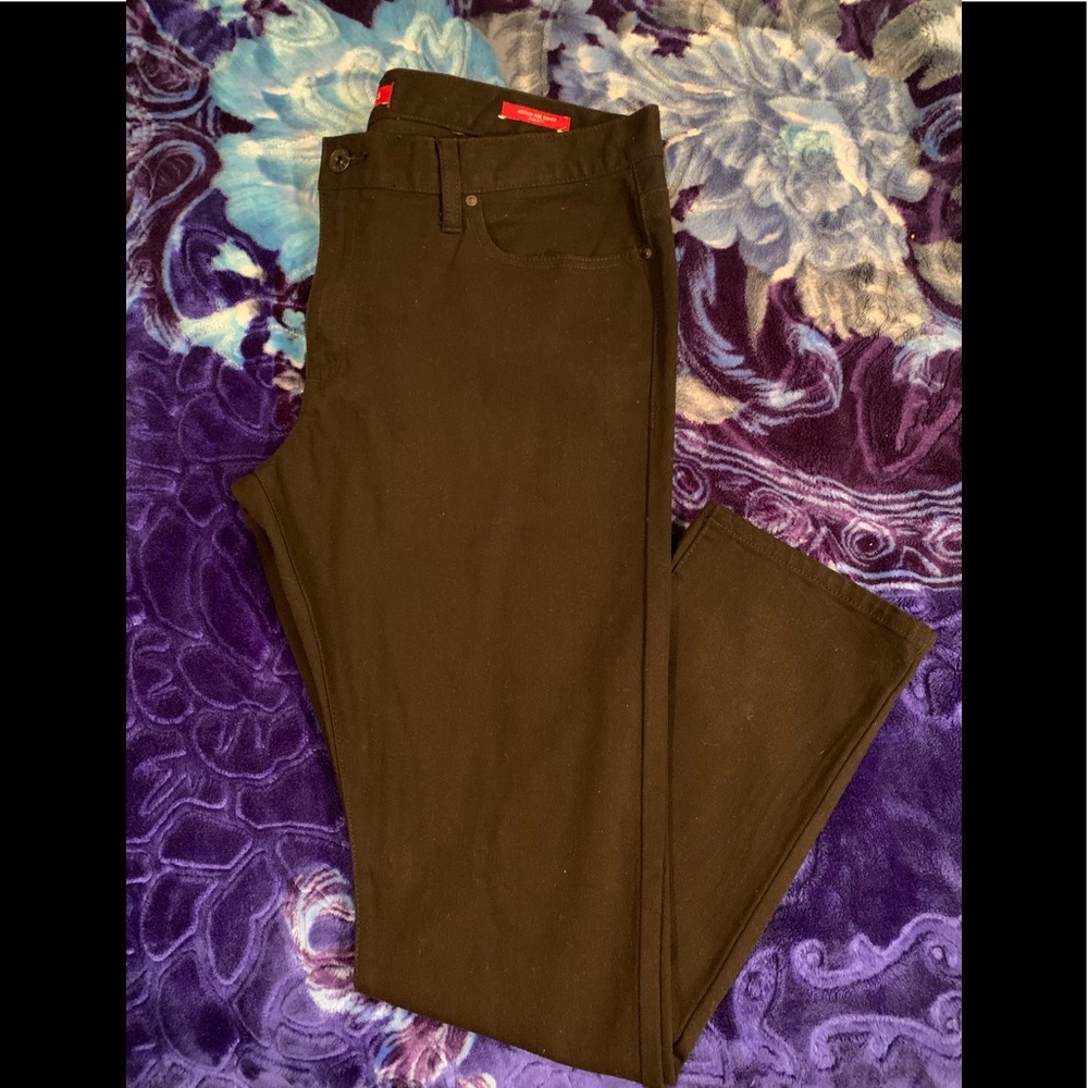 Black GUESS jeans brand new never worn in very good condition